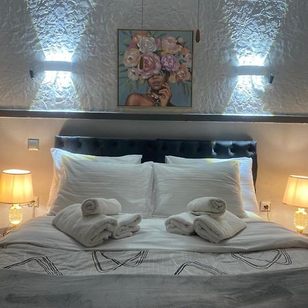 Anna Maria Greek Filoxenia Apartment Pireusz Kültér fotó