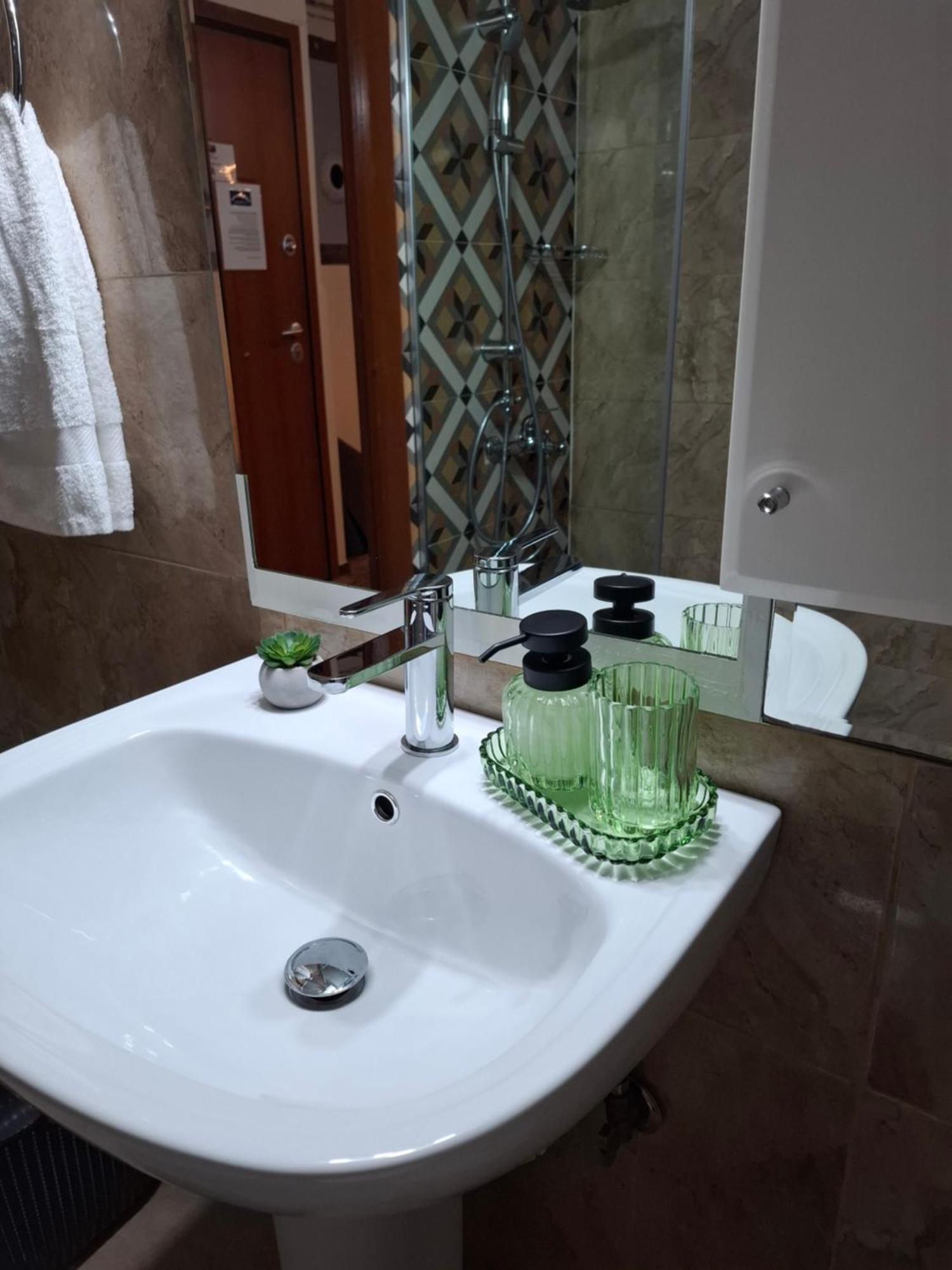 Anna Maria Greek Filoxenia Apartment Pireusz Kültér fotó